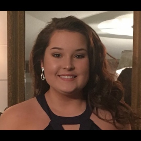 Meet your Posher, Rae - Picture 1 of 1